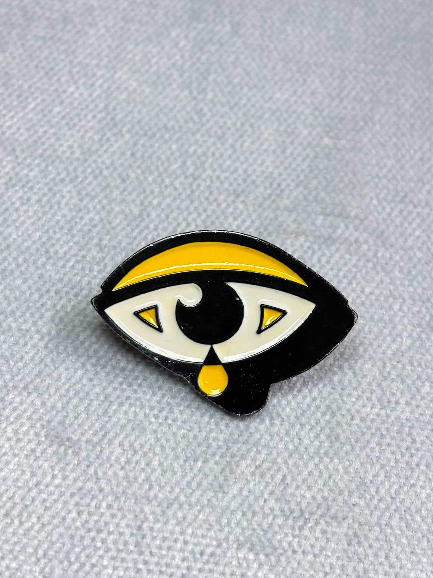 Pin Ojo Amarillo